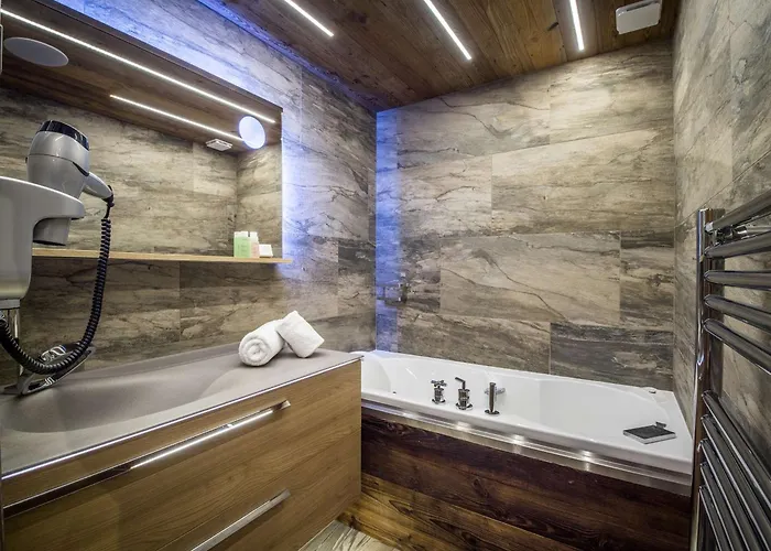 2 Chambres, Centre 1850, A 150m, Wifi - Fr-1-631-213